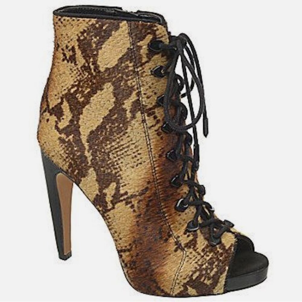NWOB Sam Edelman Karmen Lace Up Bootie